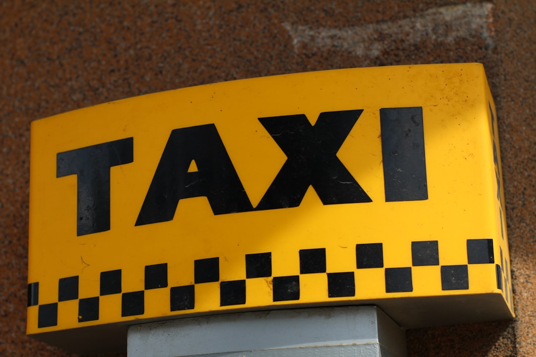 Taxi apps vergeleken: zo vind je snel en betaalbaar een rit